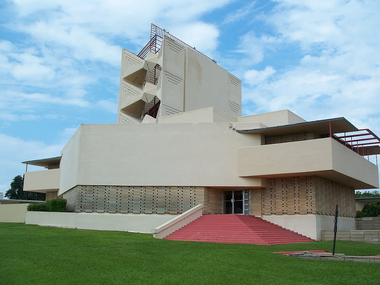 Annie Pfeiffer Chapel at Florida Southern College beside Lake Hollingsworth